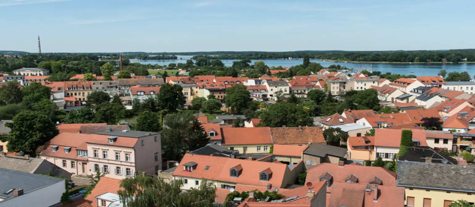 Brandenburg: Altstadt von Werder an der Havel aus der Luft gesehen.