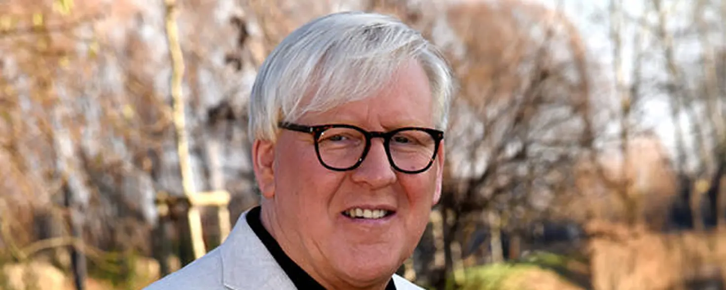 Porträtfoto Bernhard Knuth, Bürgermeister von Beelitz in Brandenburg.