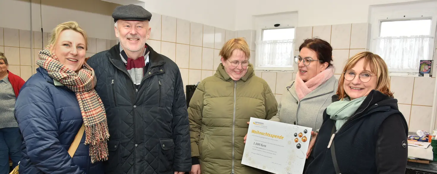 Übergabe der zweiten Weihnachtsspende über 1000 Euro an die Tafel Großräschen