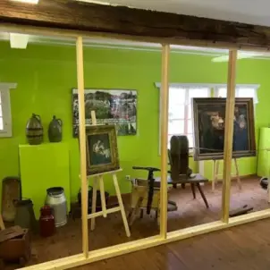 Heimatfest Burg: Ausstellung von Gemälden, Gerätschaften und Alltagsgegenständen einer sorbisch-wendischen Familie.